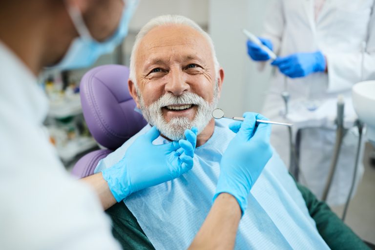 Dental treatment for elderly patients in Prague – gerontostomatology