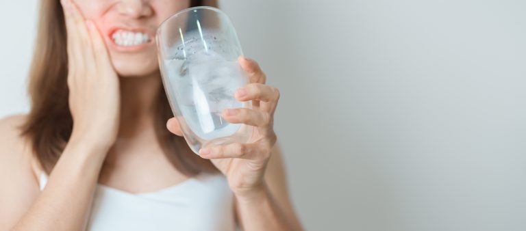 Лікування гіперчутливості зубів у Празі