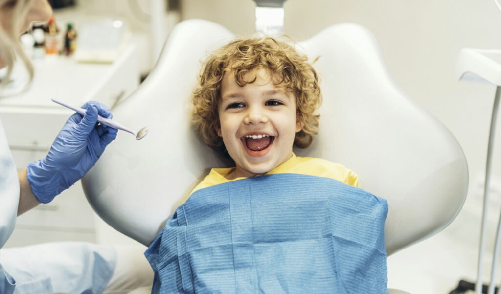 Treating tooth decay in children: when is it time to see a dentist?